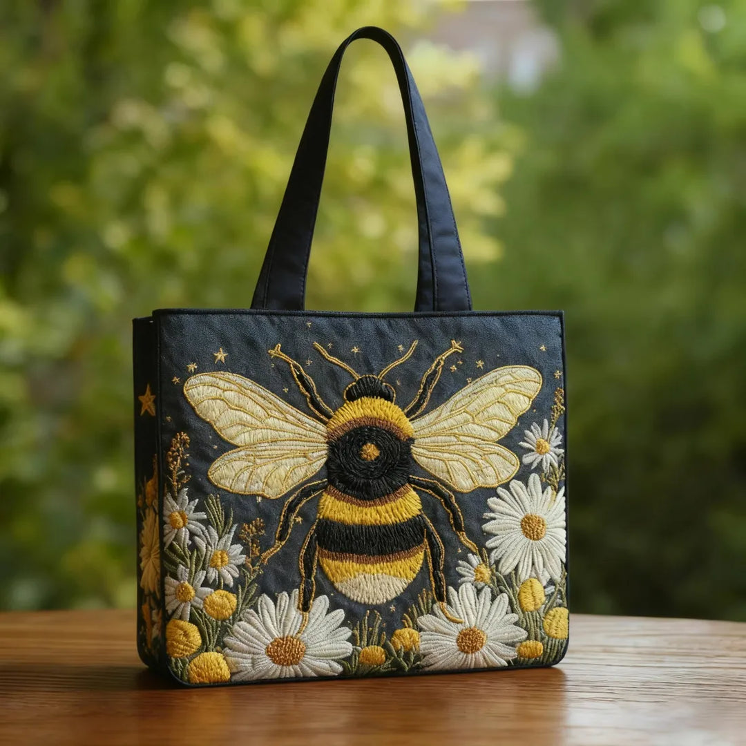 Johanna | Gesteppte Tragetasche mit Motiv Biene und Gänseblümchen