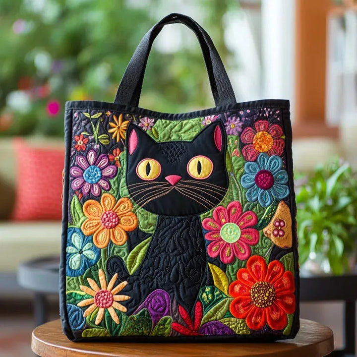 Selma | Gesteppte Tragetasche mit Motiv Verzauberte Schwarze Katze