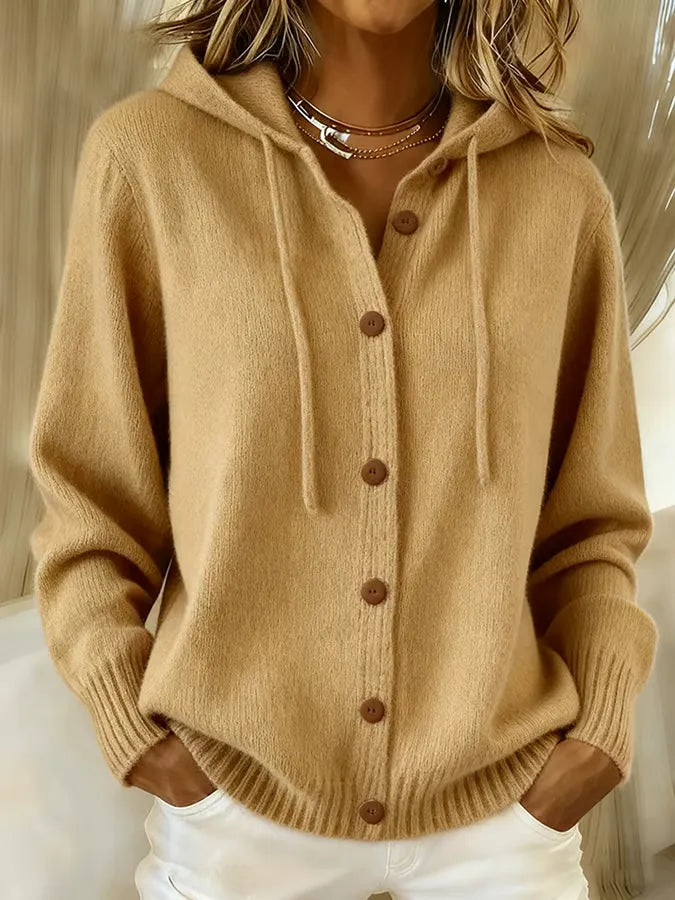 Susanne | Strickjacke mit Kapuze und Knopfleiste