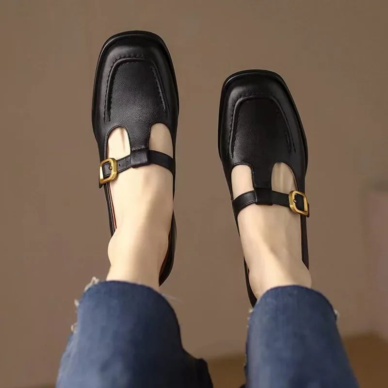 Alma – T-Steg-Schuhe im Vintage-Stil