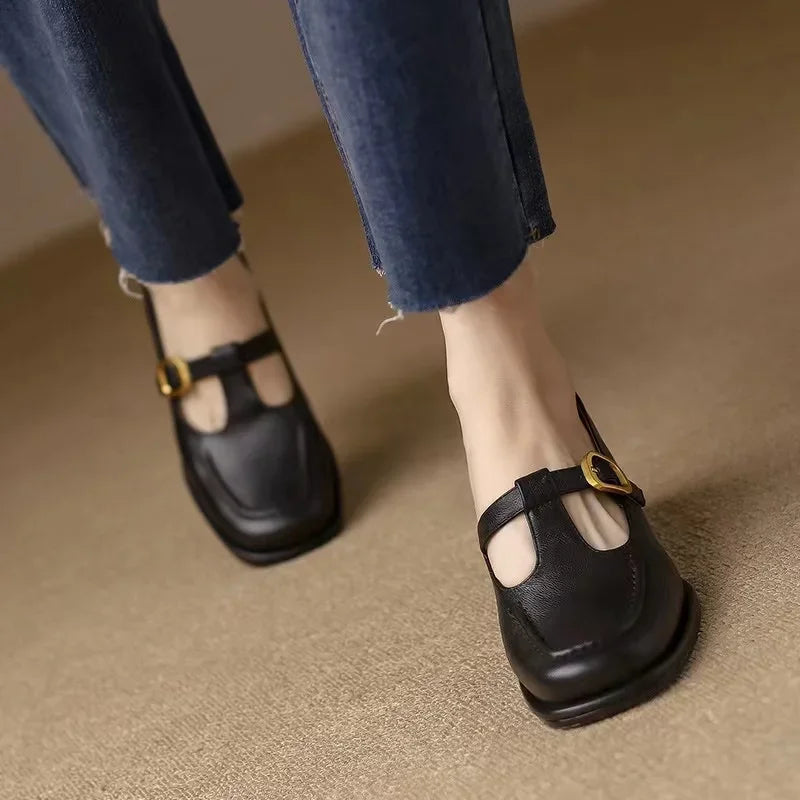 Alma – T-Steg-Schuhe im Vintage-Stil