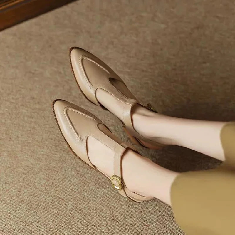 Romy – Schuhe mit Schnalle