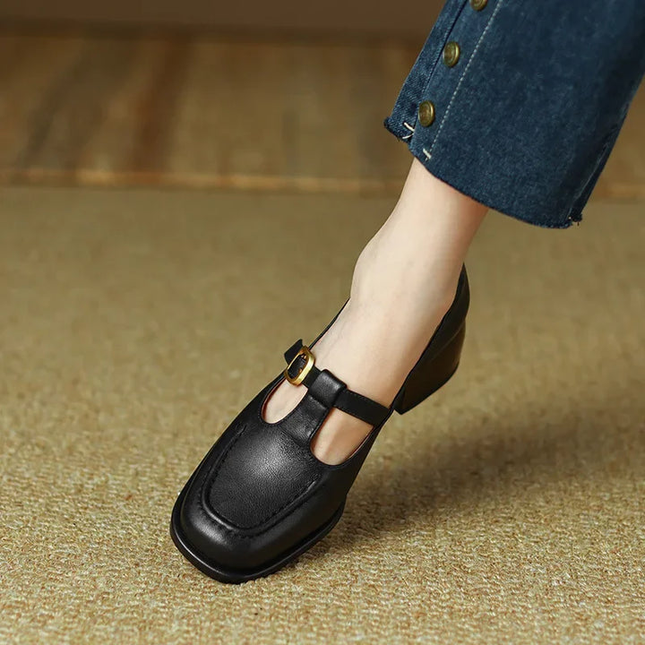 Alma – T-Steg-Schuhe im Vintage-Stil