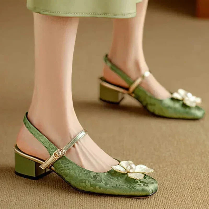 Marlene – Elegante Damenschuhe mit floralem Detail