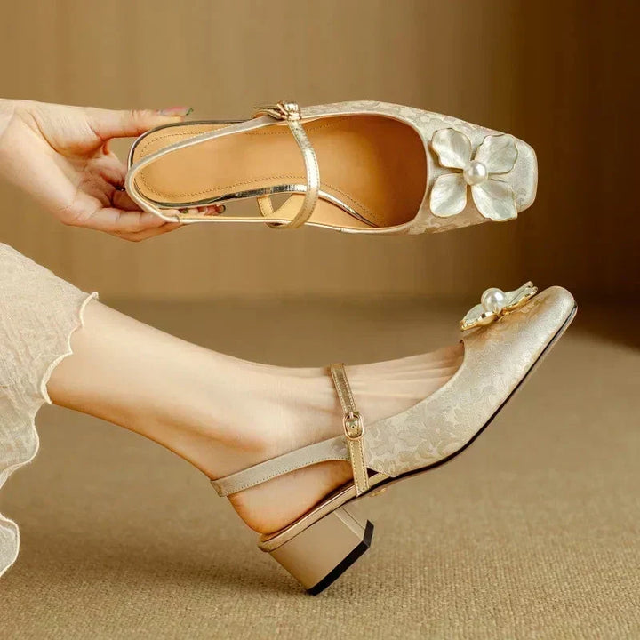 Marlene – Elegante Damenschuhe mit floralem Detail