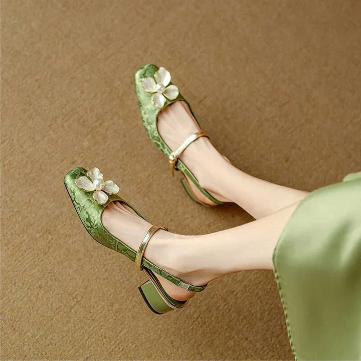 Marlene – Elegante Damenschuhe mit floralem Detail