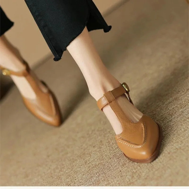 Romy – Schuhe mit Schnalle