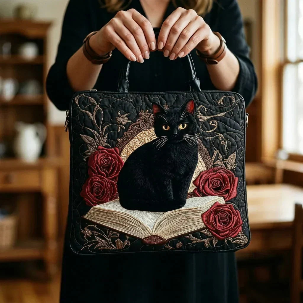 Liesel | Gesteppte Tragetasche mit Motiv Schwarze Katze und Rote Rosen