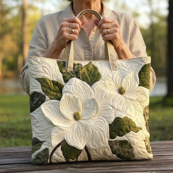Marie | Gesteppte Tragetasche mit Motiv Weiße Blüten