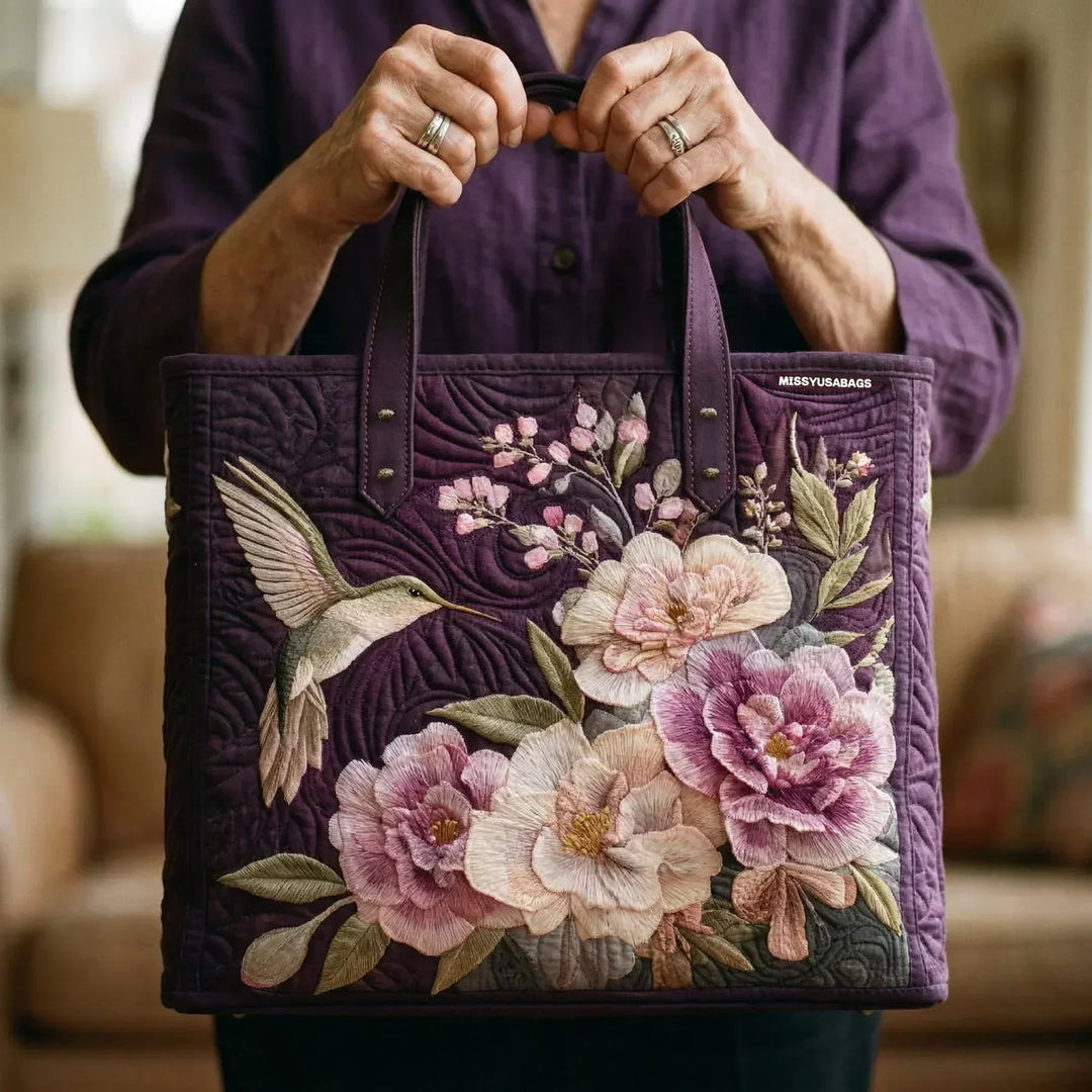 Klara | Gesteppte Tragetasche mit Motiv Kolibri und Pinke Blüten