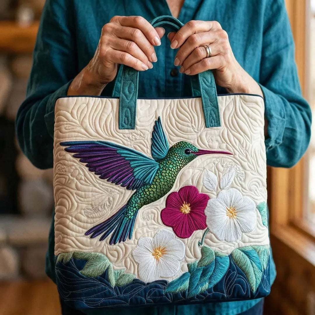 Anneliese | Gesteppte Tragetasche mit Motiv Kolibri und Weiße Blumen