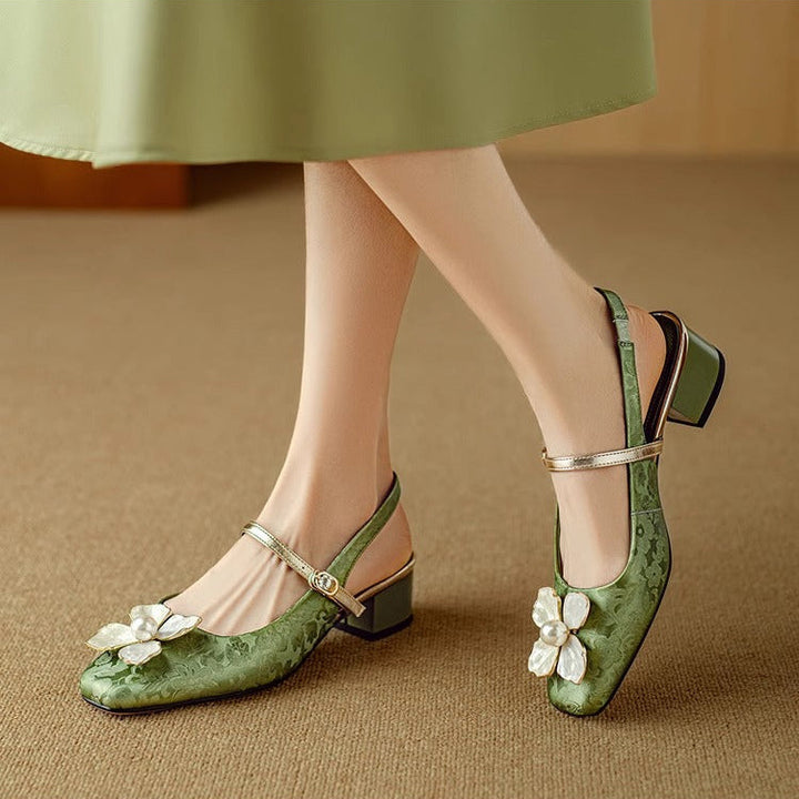 Marlene – Elegante Damenschuhe mit floralem Detail