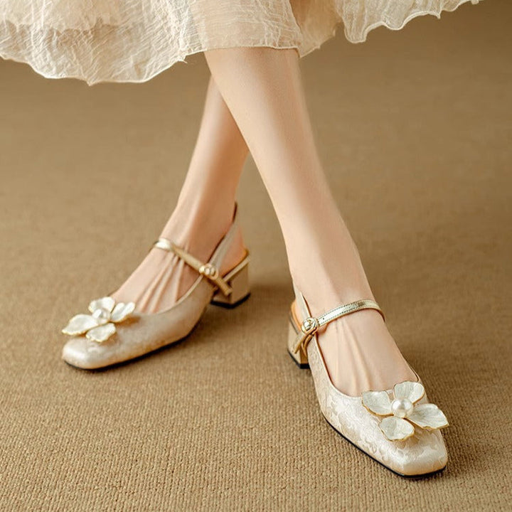 Marlene – Elegante Damenschuhe mit floralem Detail