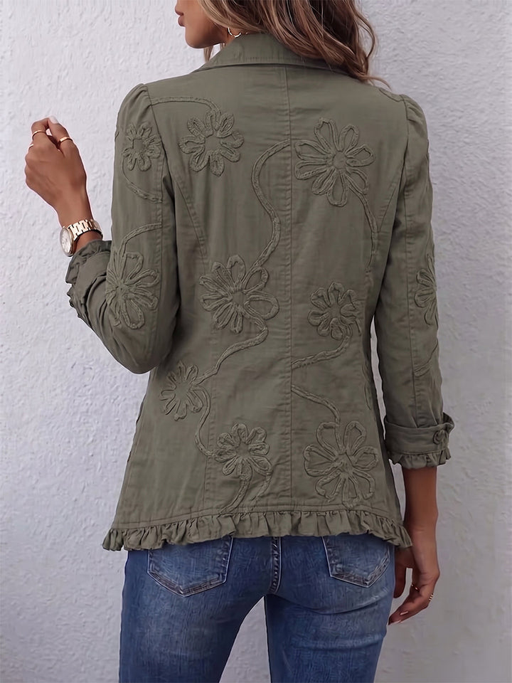 Alina | Boho-Chic-Utility-Jacke mit Blumenstickerei und Rüschenbesatz